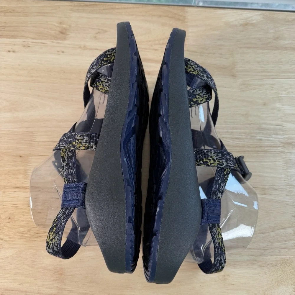 Chaco Z2 Classic Sandals Mens Sz 9 Navy Blue Adjustable Strap New Hiking Outdoor